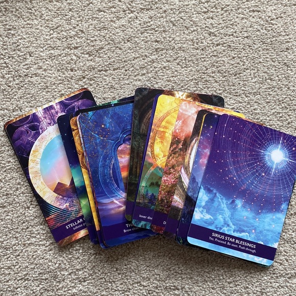 ✨SOLD✨ Gateway of Light Activation Oracle Cards by Kyle Gray - Picture 6 of 10
